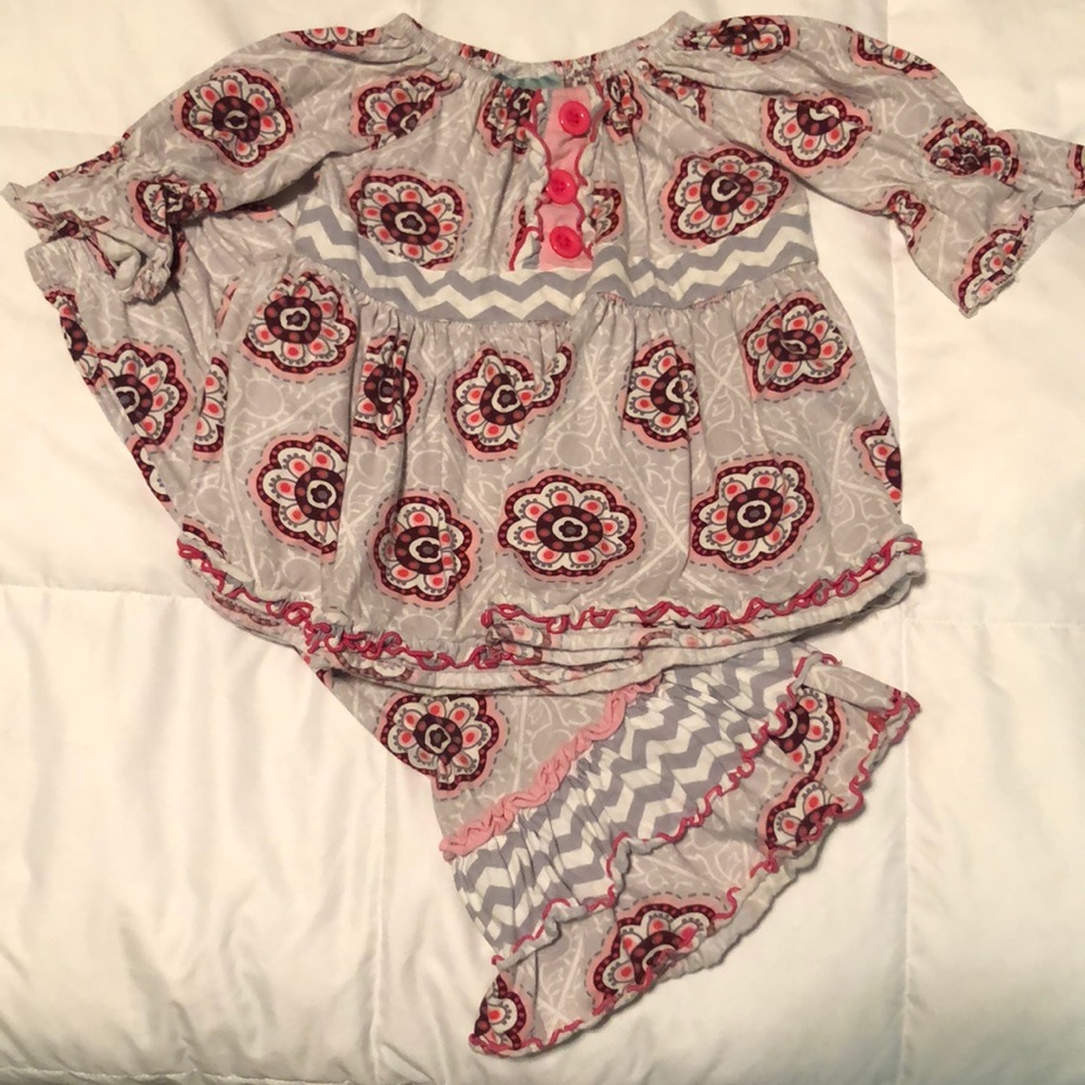Sage and Lilly Outfit
